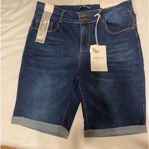 Sandpiper size 18 dark blue Bermuda shorts